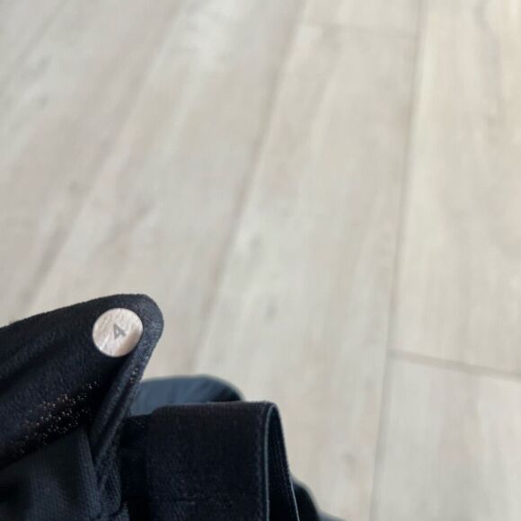 Lululemon women’s black top size 4 - Picture 5 of 5